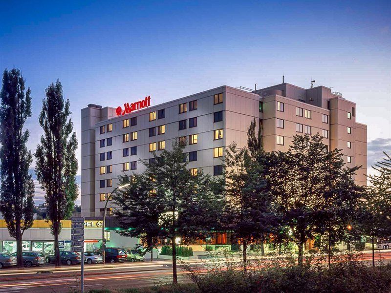 Stuttgart Marriott Hotel Зиндельфинген Экстерьер фото